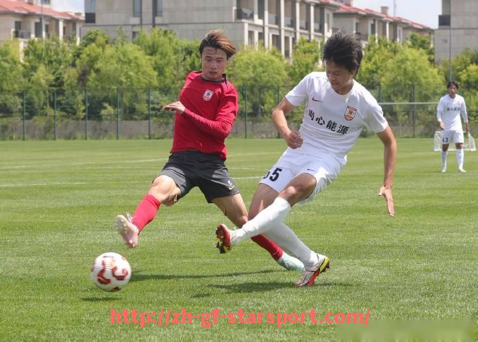 星空体育app-法甲年度奖项公布名单及获奖球员解析